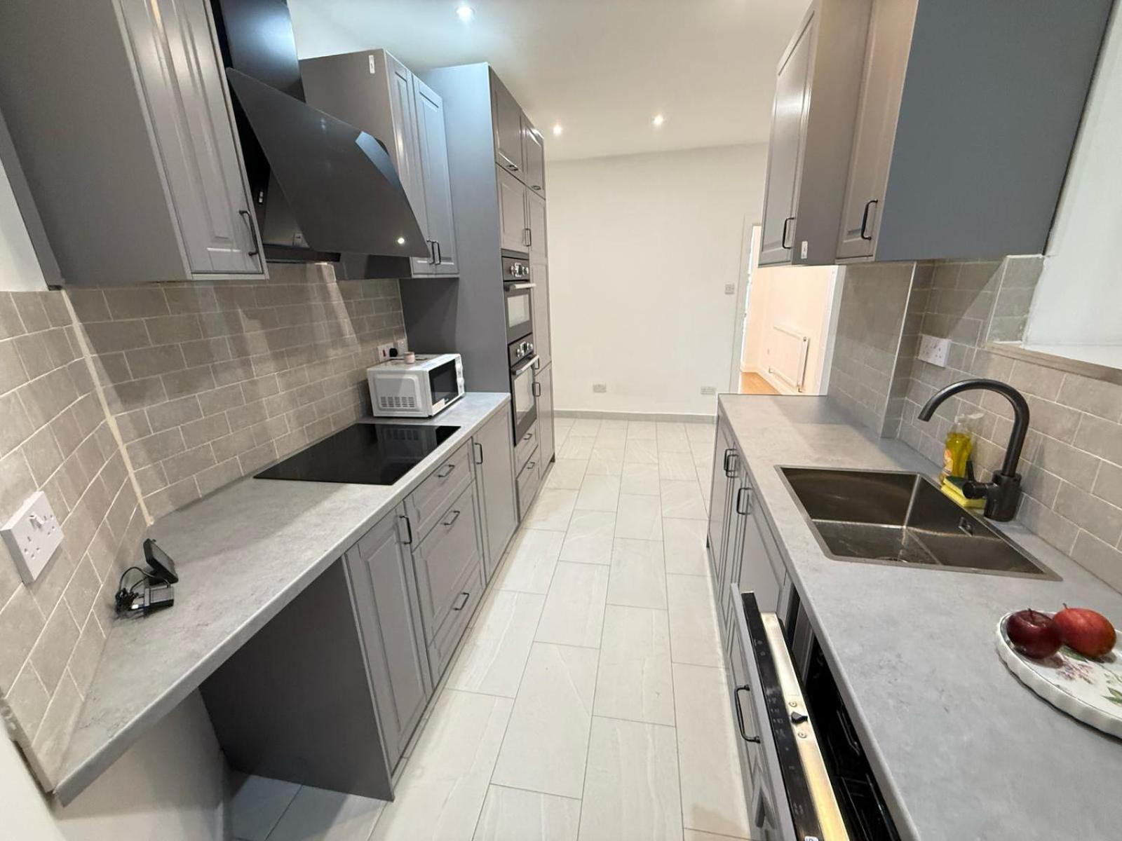 Bell Street 2 Bedroom Flat B London