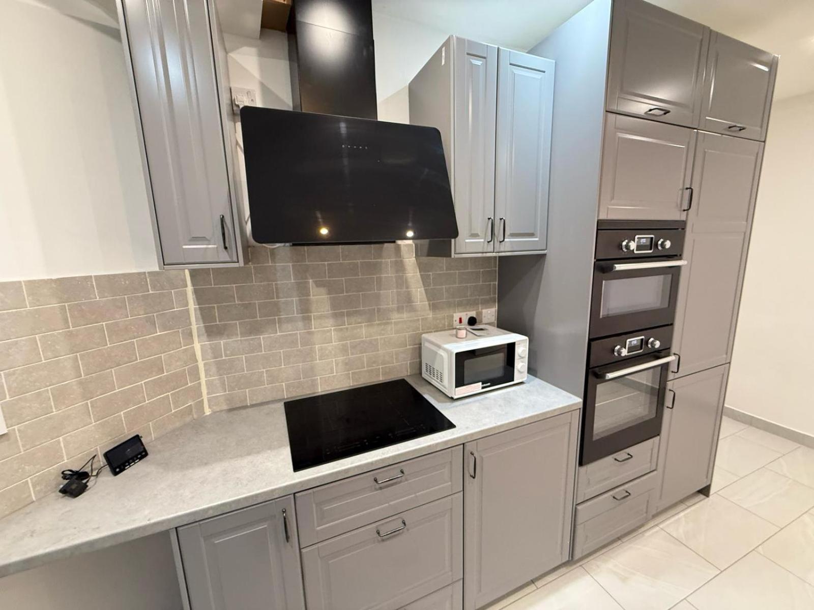 Bell Street 2 Bedroom Flat B Apartment London