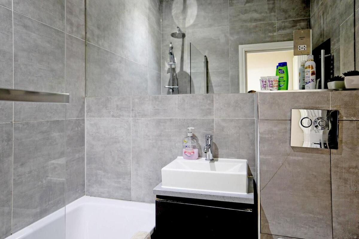 Bright & Modern 2br Flat In Kensington *