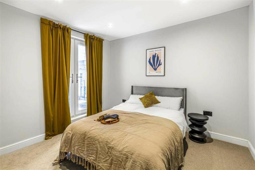 3-bedroom House In Greenwich Apartment