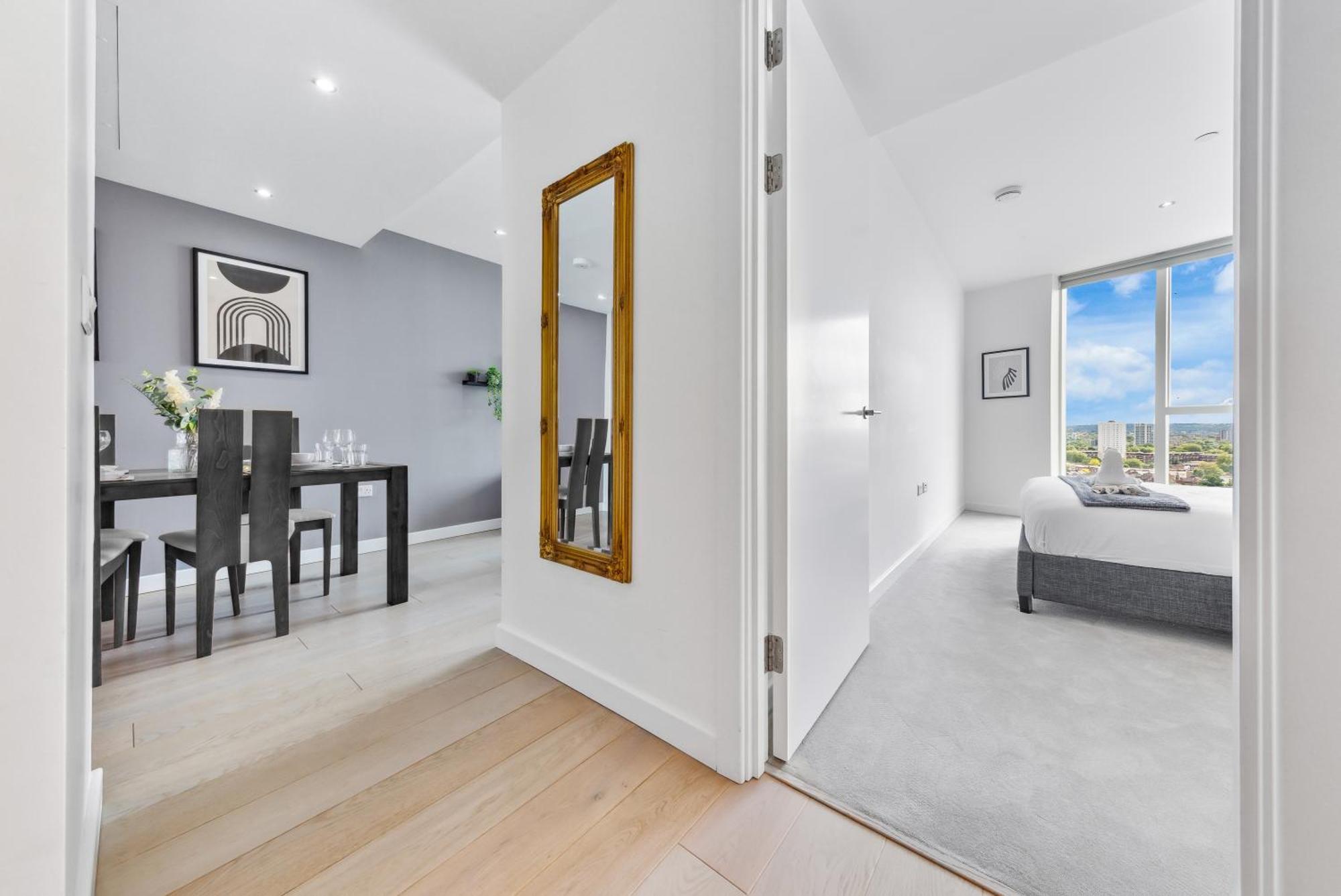 Apartment Sky Scraper Luxury 1br Roof Terrace And Gym London
