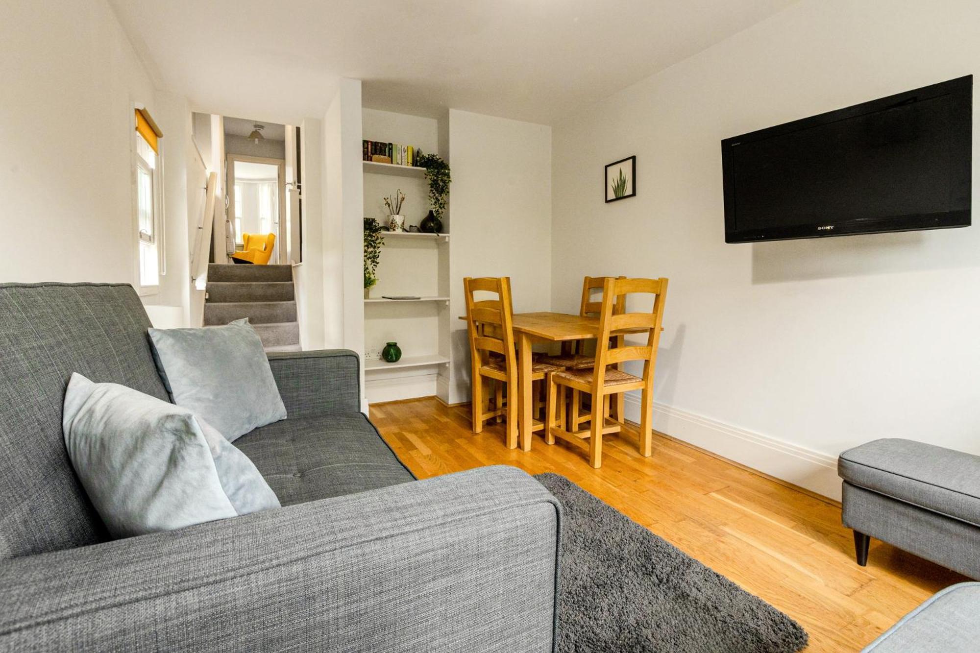 Apartment Cosy 2Br Apt, 6 Mins Train Station, Wimbledon London