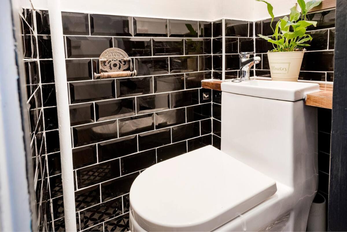 Lovely 2br In Historic Camberwell Location Apartment London