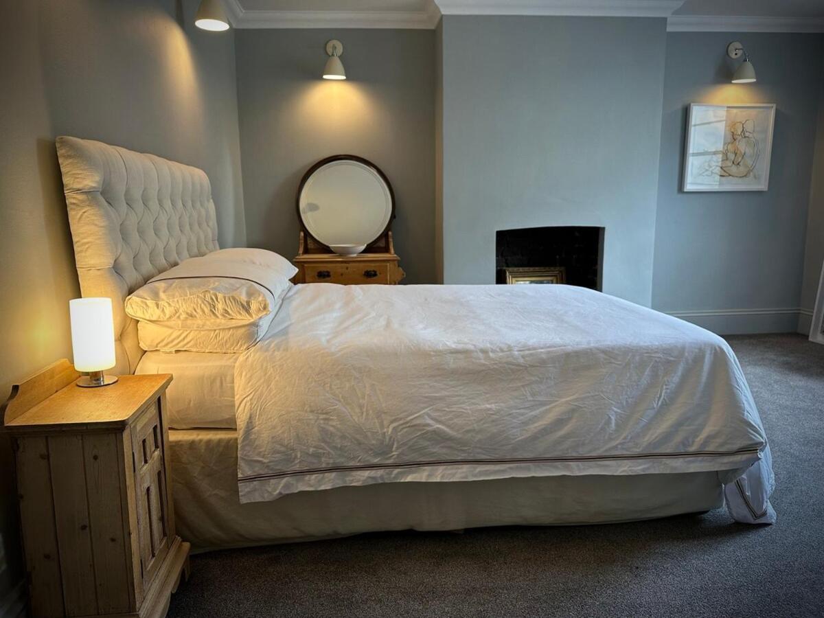 Large 1 Bd Period Garden Flat, Kings Cross - Camden London