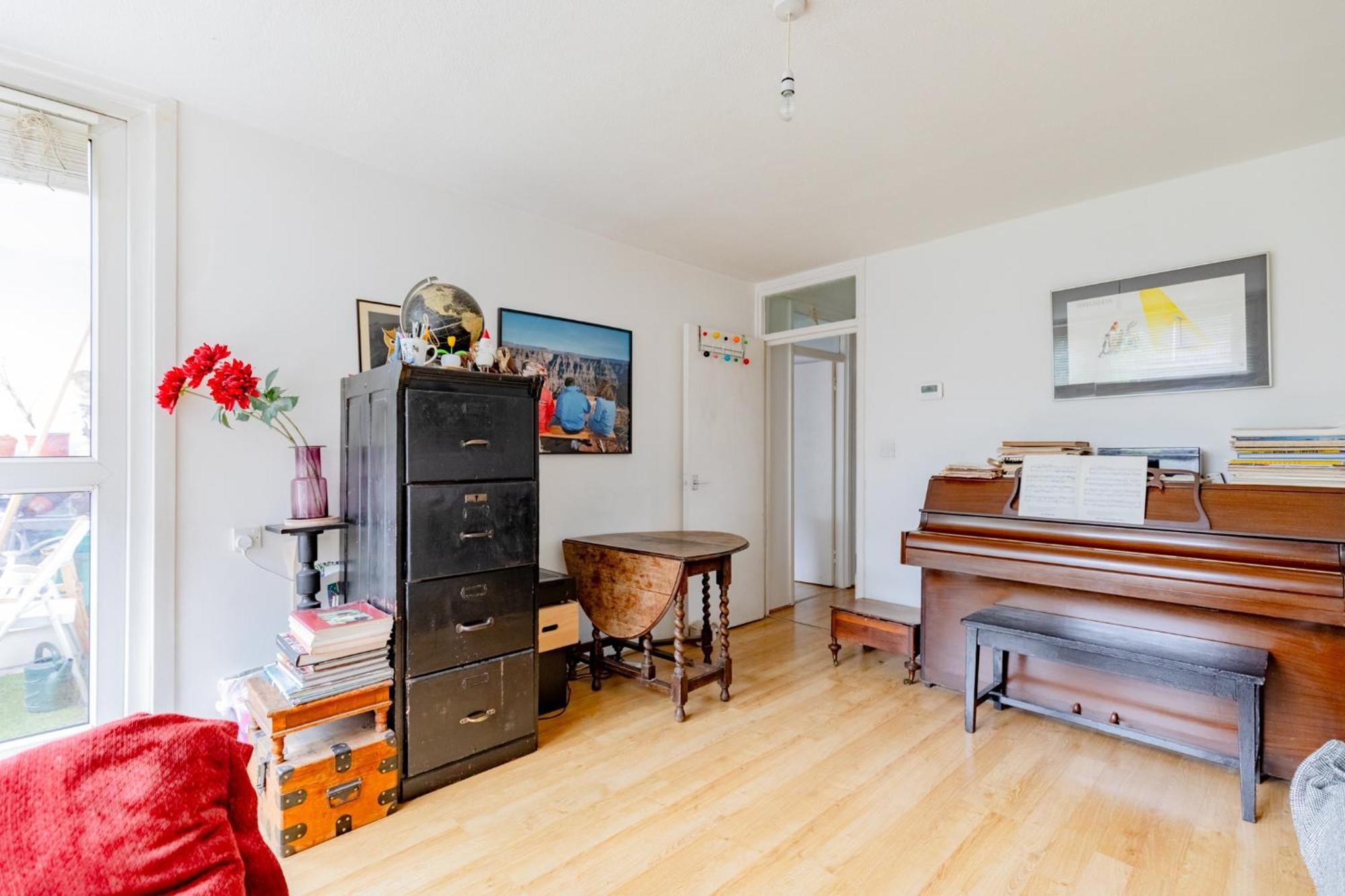 Characterful 1 Bedroom Flat Close To Dlr London