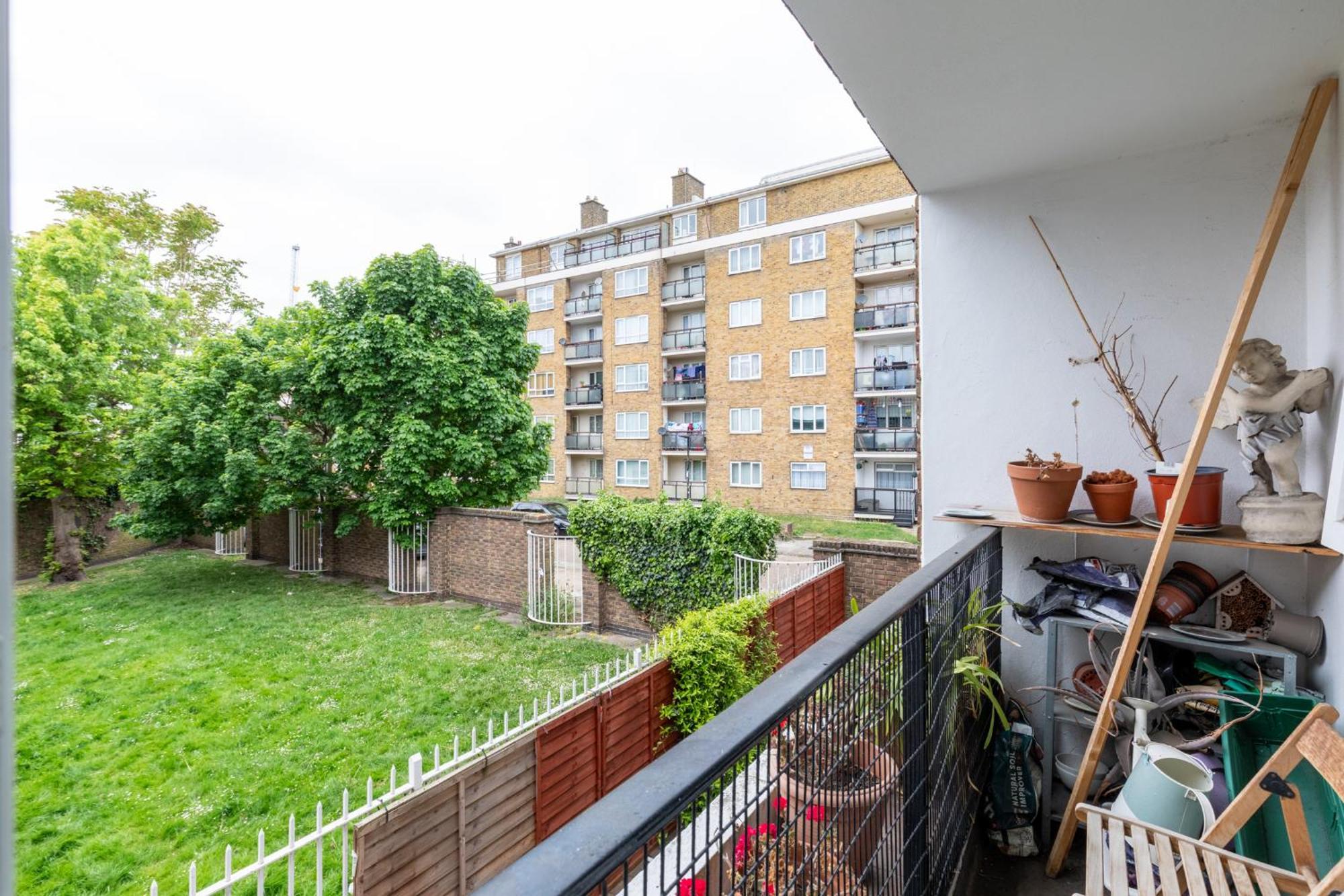 Characterful 1 Bedroom Flat Close To Dlr * London