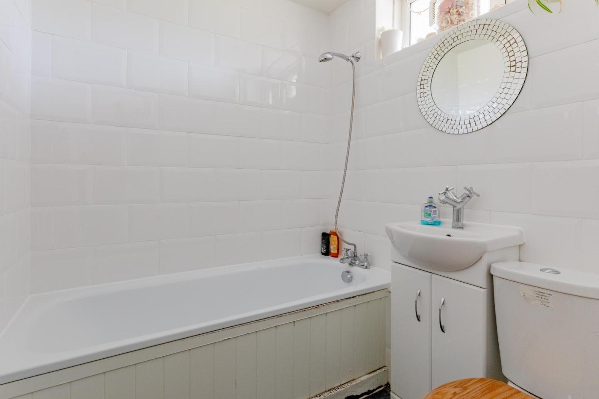 Apartment Characterful 1 Bedroom Flat Close To Dlr
