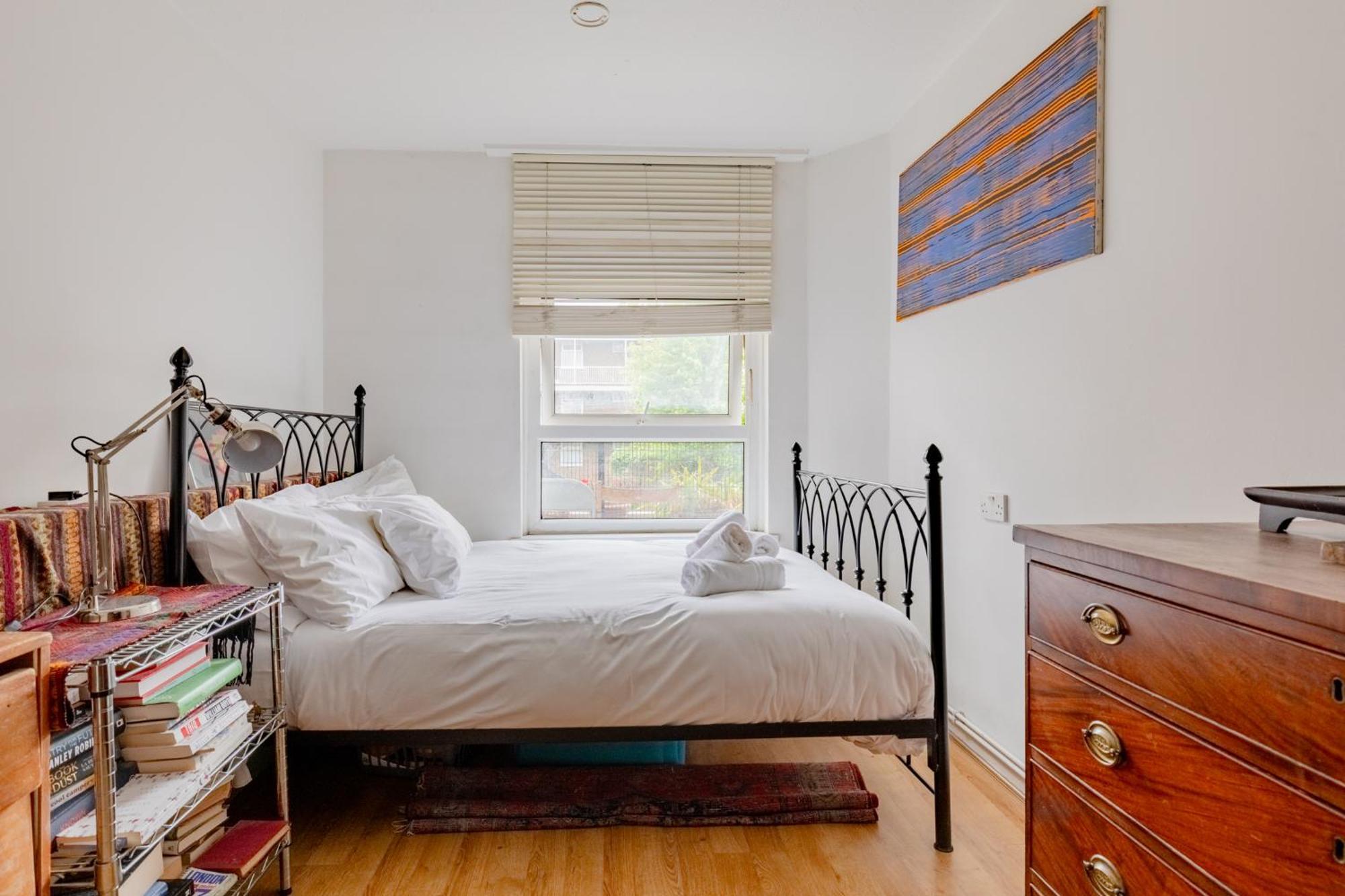 Apartment Characterful 1 Bedroom Flat Close To Dlr *