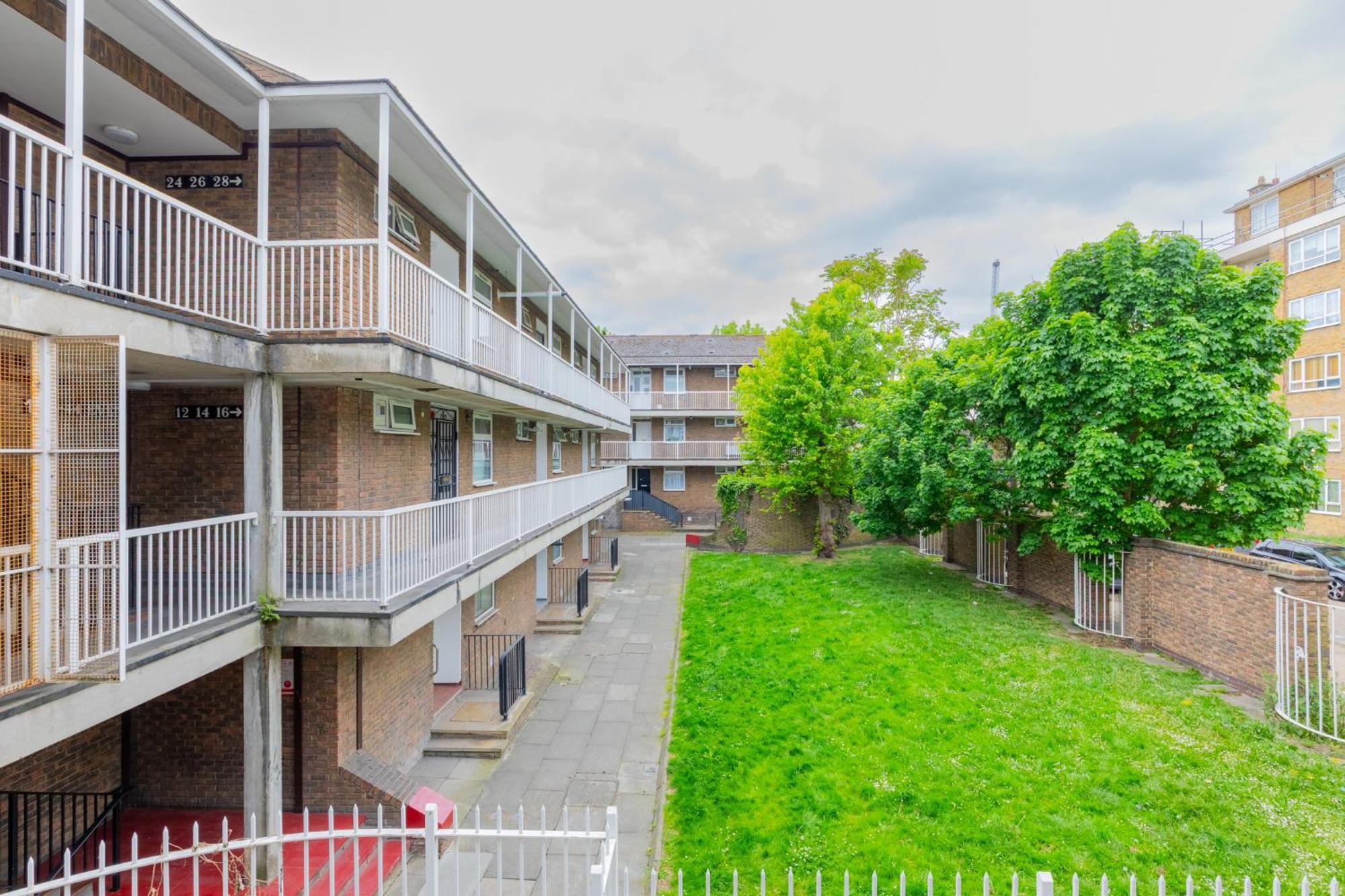 Characterful 1 Bedroom Flat Close To Dlr Apartment London
