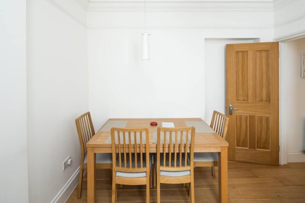 Elegant 1br Near Leilighet London