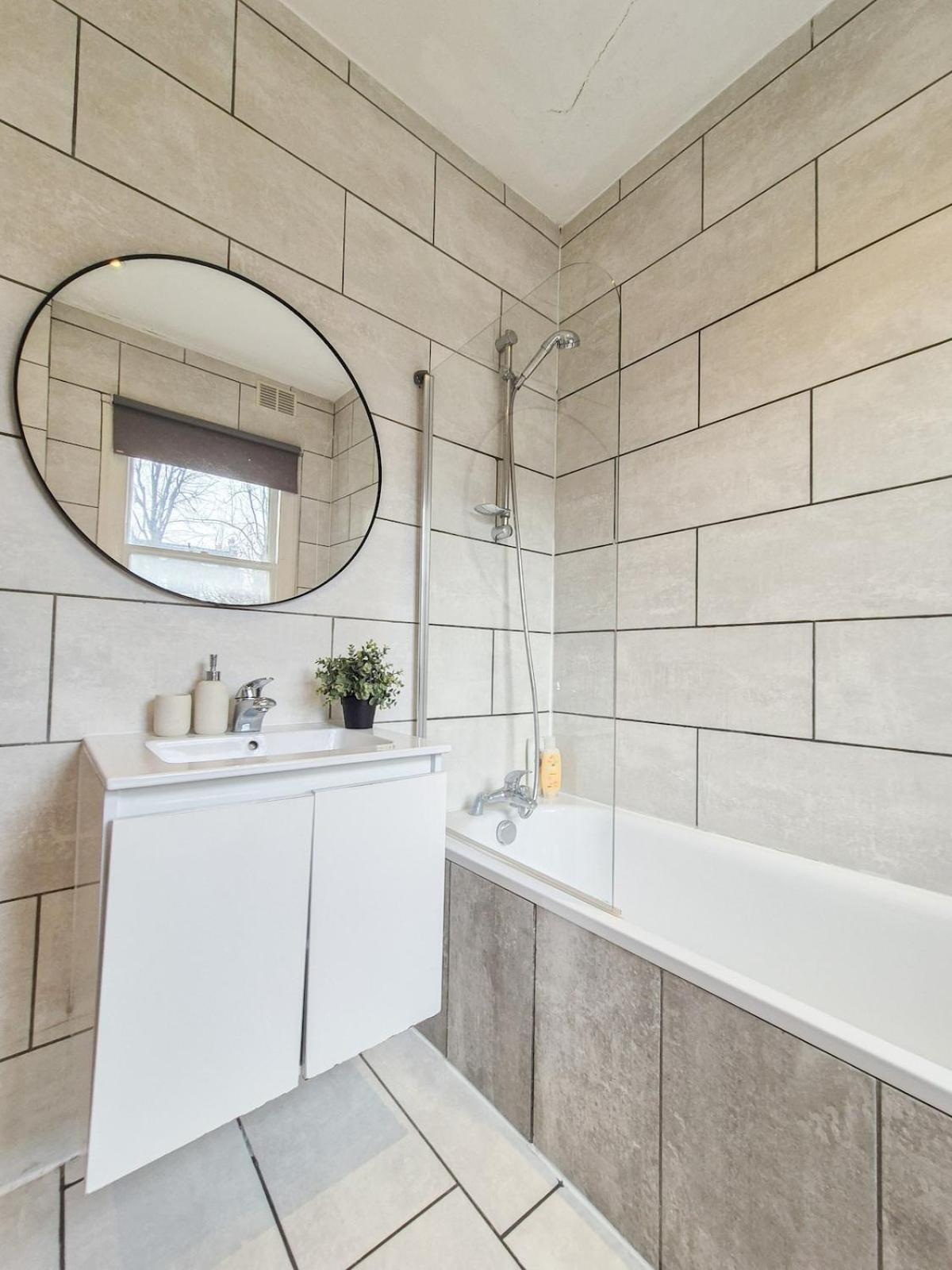 Stylish 2-bedroom Near Abbey Road, Maida Vale * London