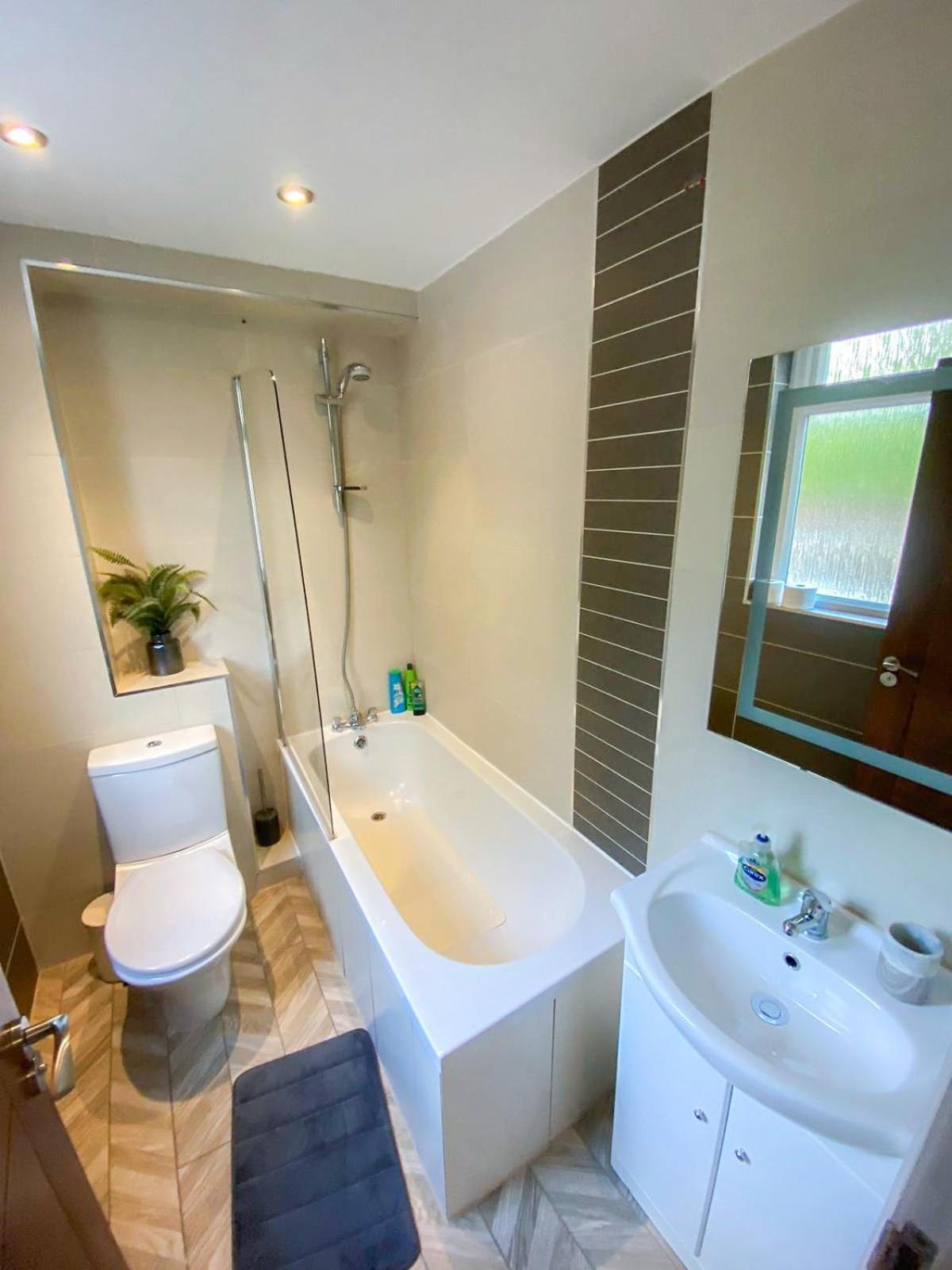 Lovely 4 Bedroom Flat With Ample Garden In Brondesbury, Kilburn *