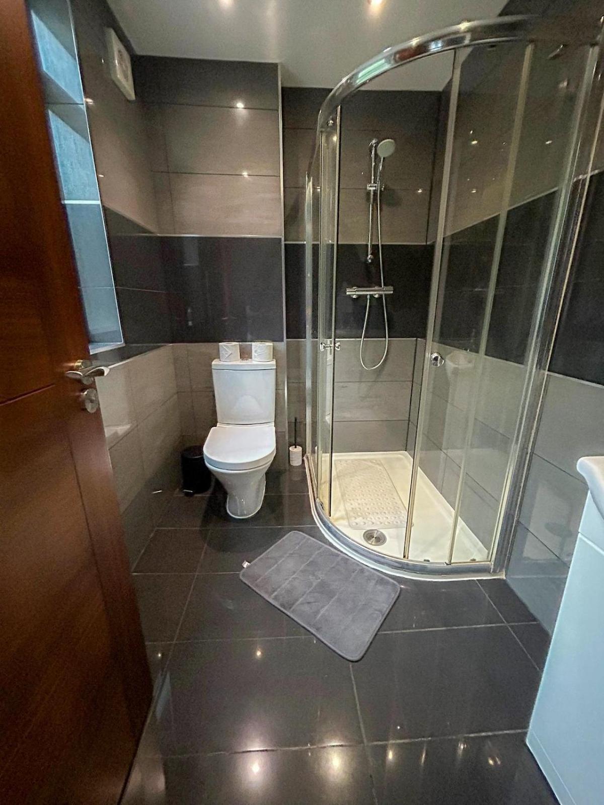 Lovely 4 Bedroom Flat With Ample Garden In Brondesbury, Kilburn