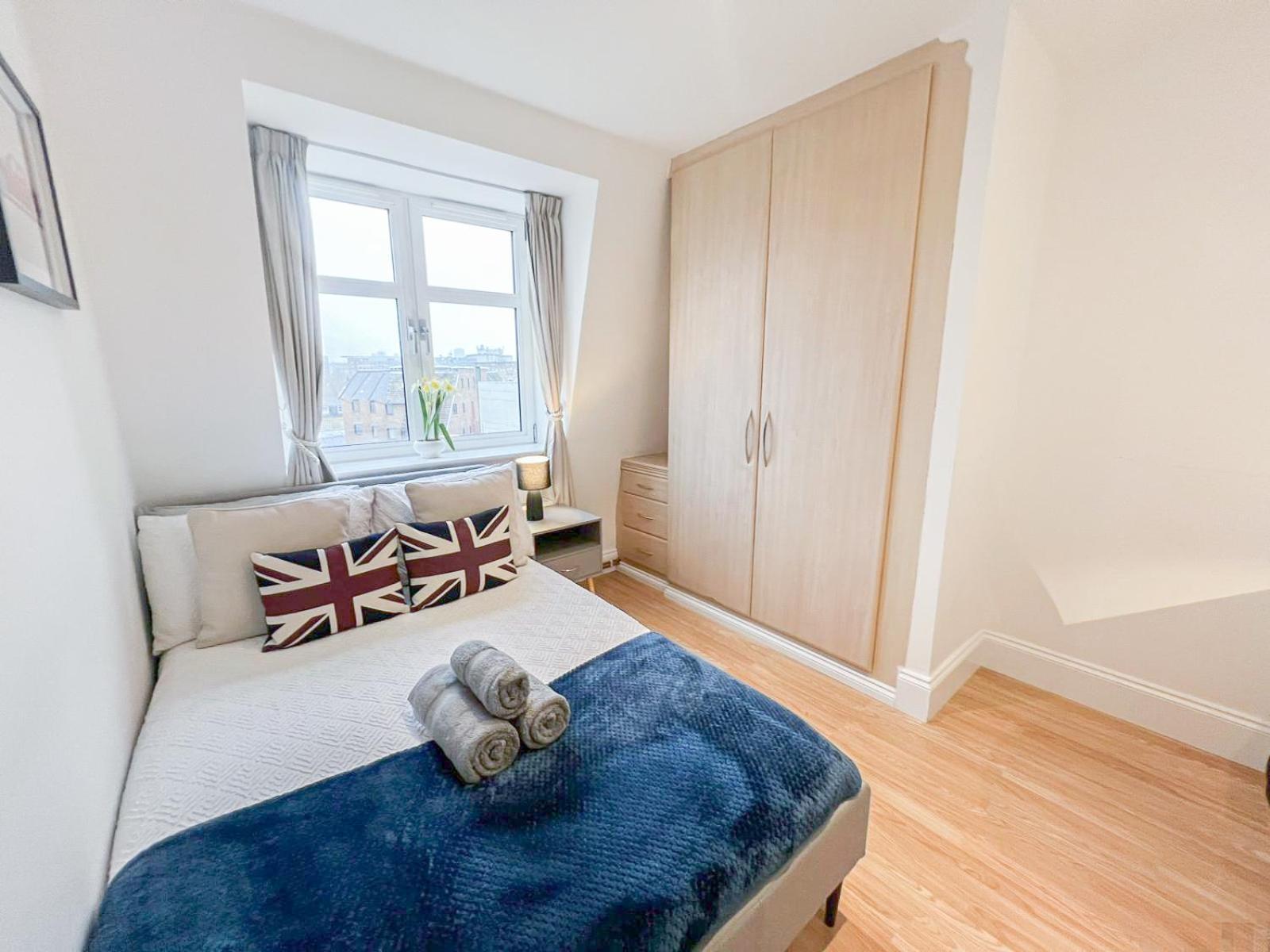 3 Bedroom Flat With Free Secured Parking In Borough Near The Shard, Bermondsey *