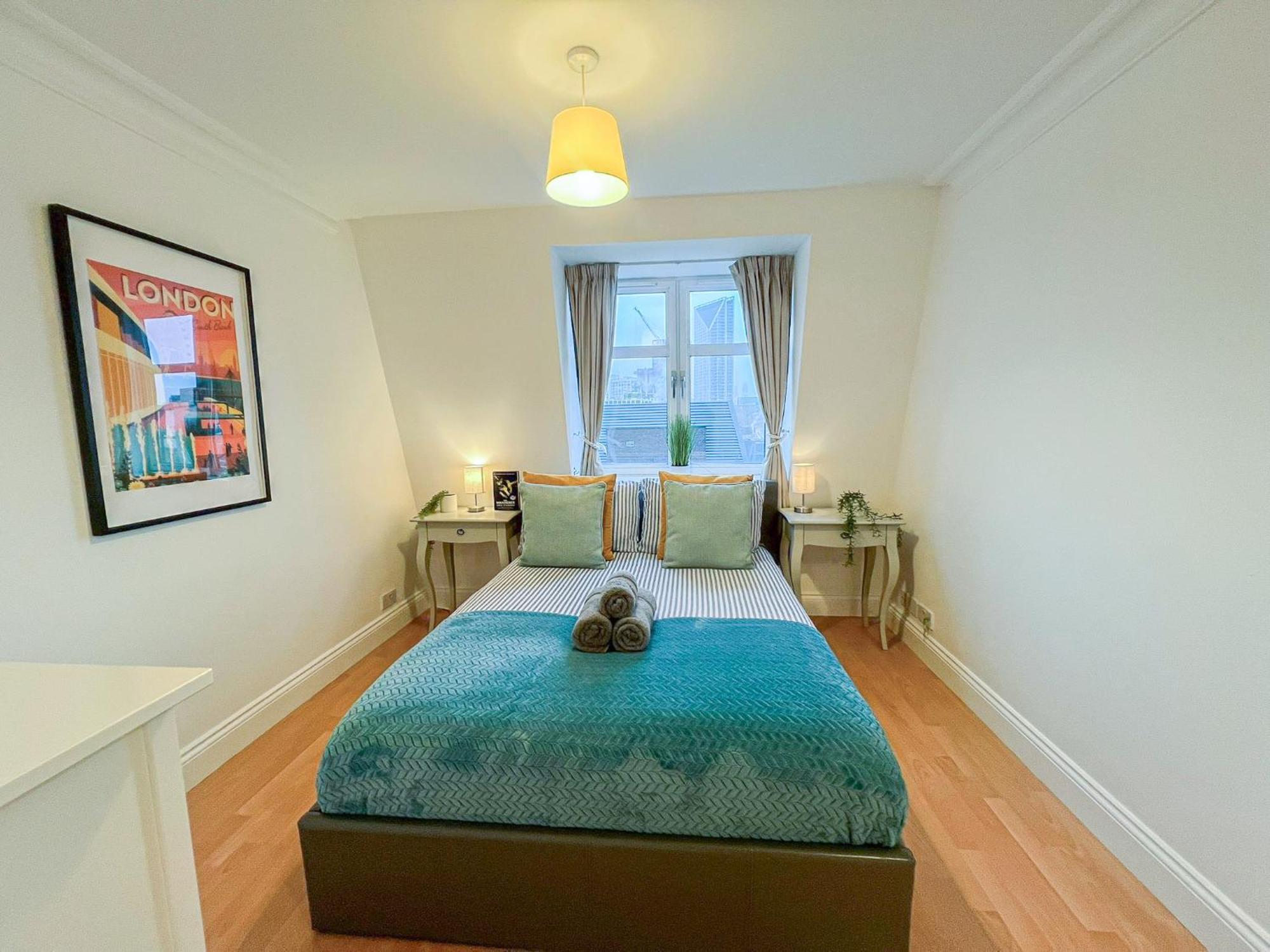 3 Bedroom Flat With Free Secured Parking In Borough Near The Shard, Bermondsey Londen
