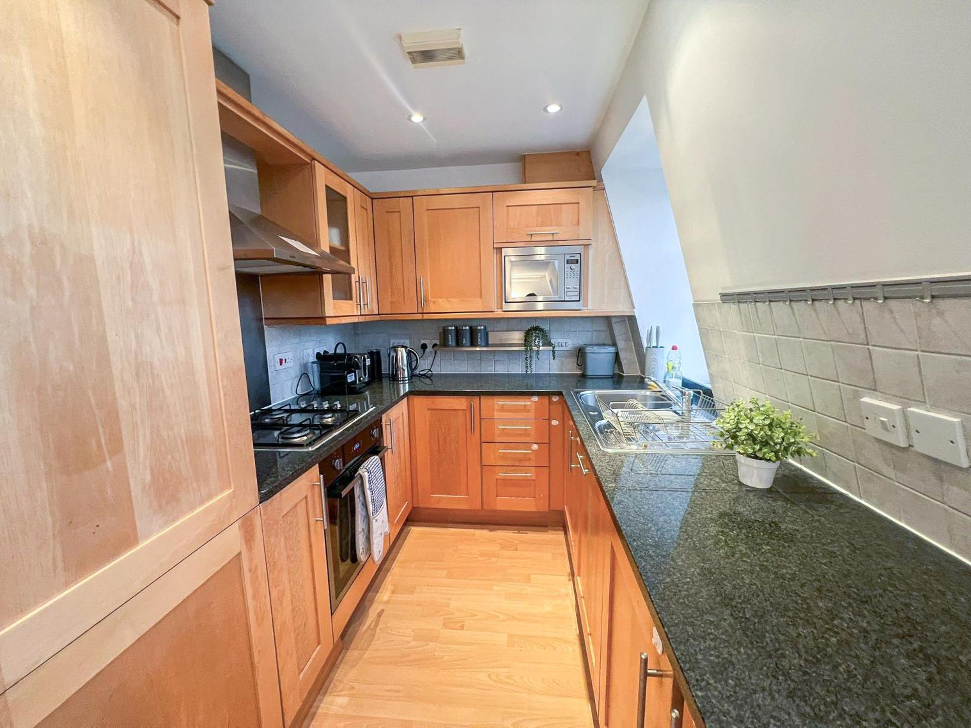 3 Bedroom Flat With Free Secured Parking In Borough Near The Shard, Bermondsey Appartement Londen
