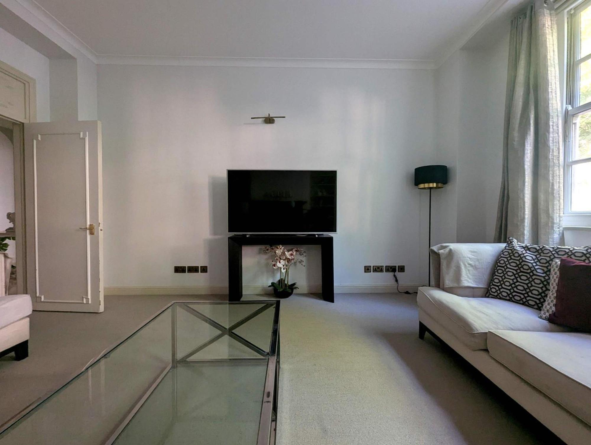 Estatesmen Knightsbridge * London