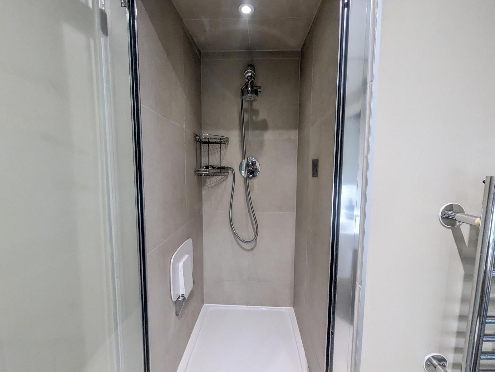 Apartment Estatesmen Chelsea Bridge Flat