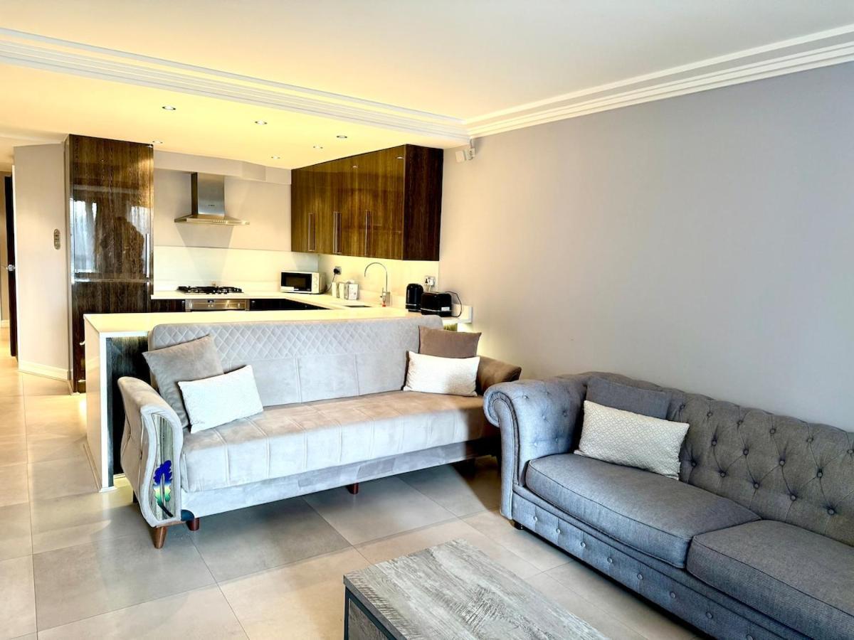 Modern One Bedroom In London
