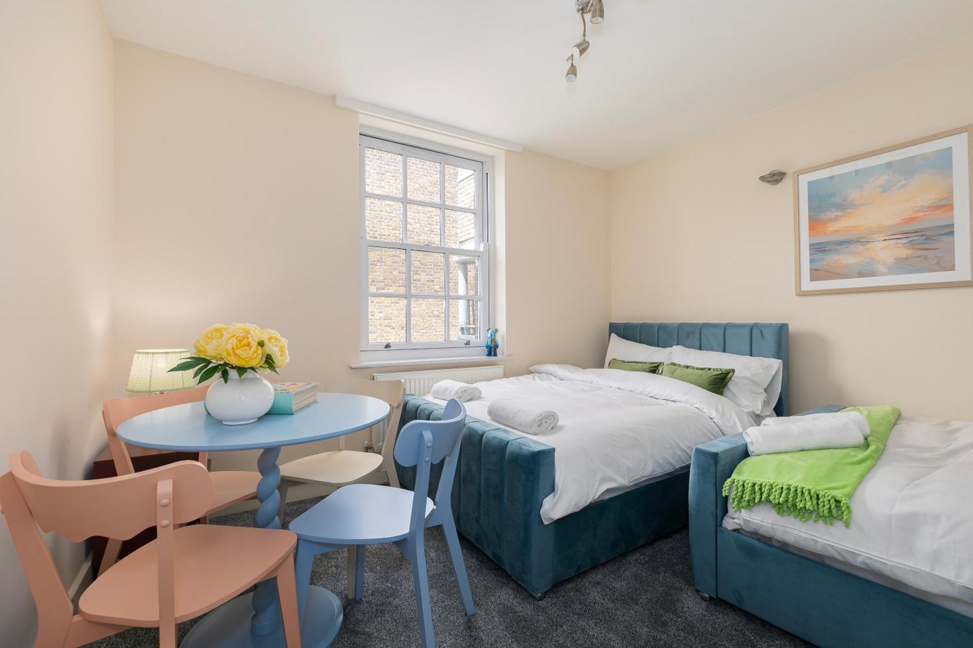 Kings Cross Grand Apartment