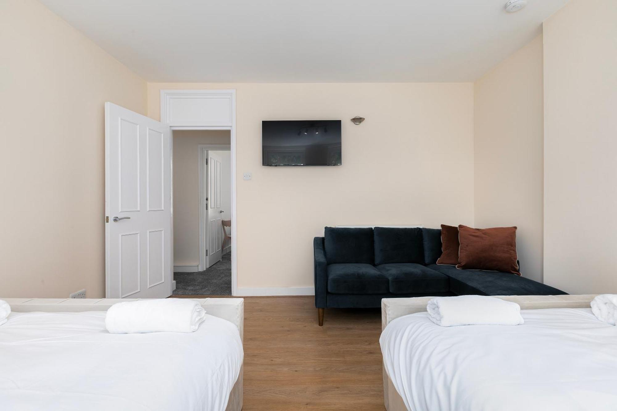 Kings Cross Grand Apartment