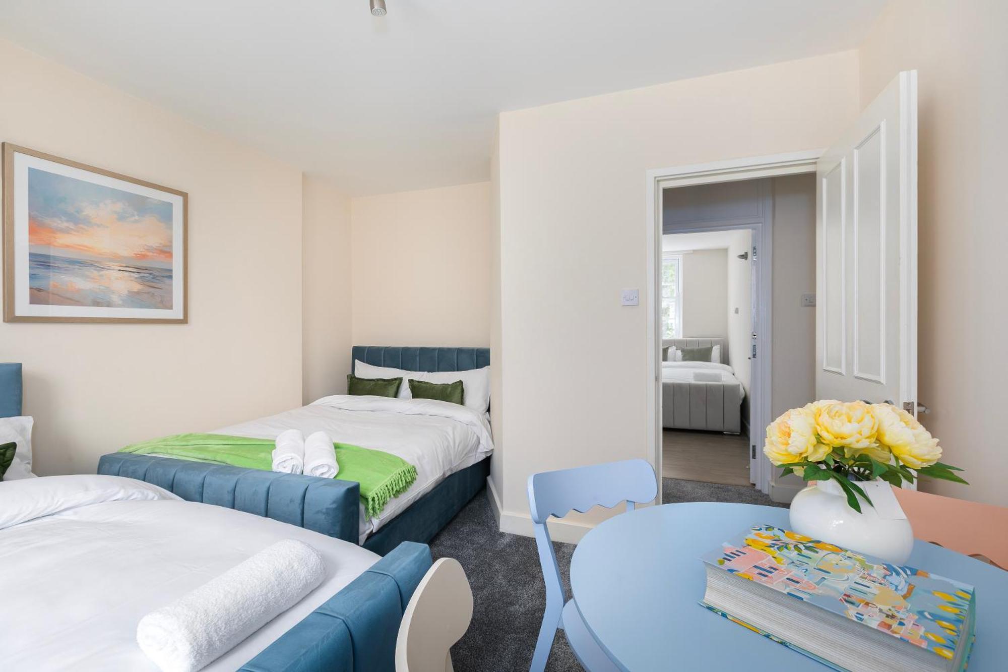 Kings Cross Grand Apartment