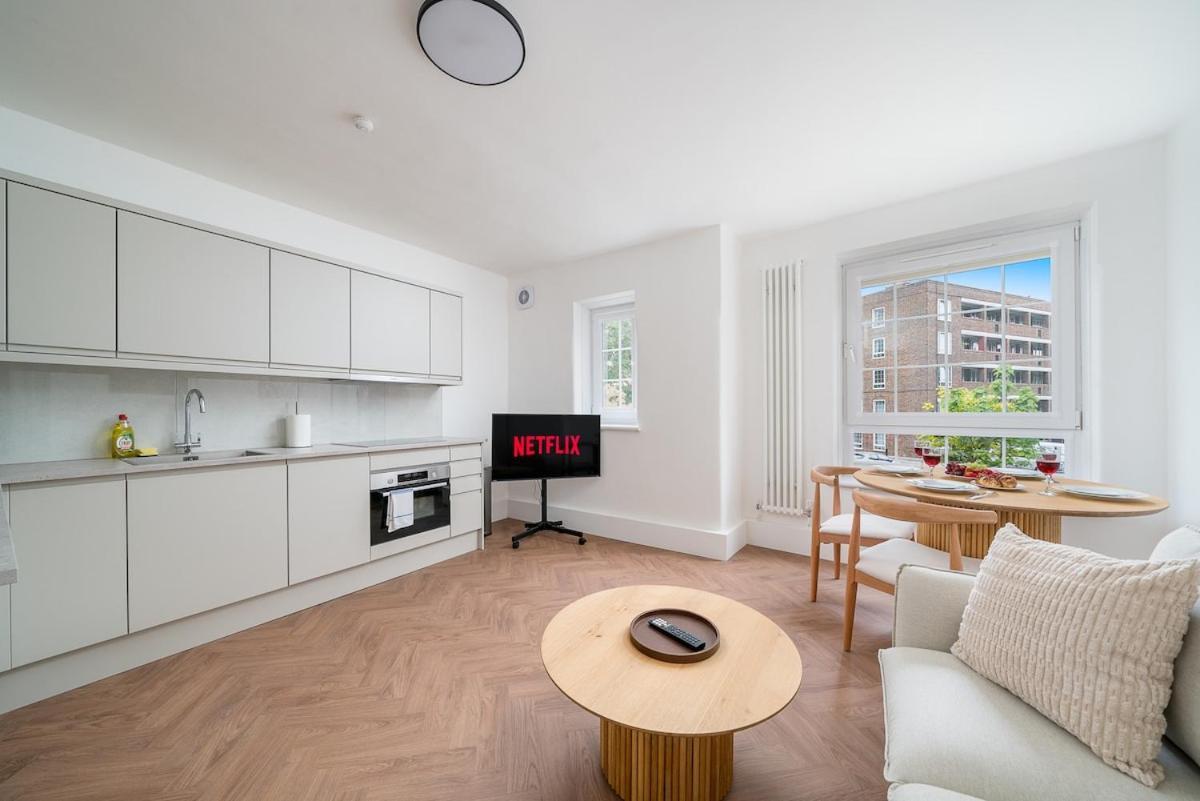 Stylish 2br Near Vauxhall Apartment *