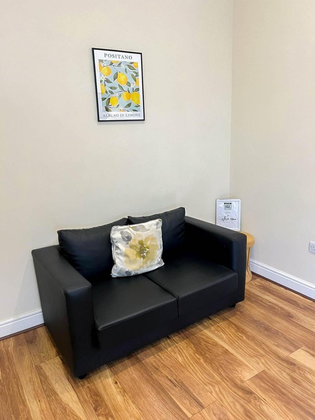 Cosy 2-bedroom Flat With Free Wi-fi In Shepherds Bush Near Westfield Appartement Londen