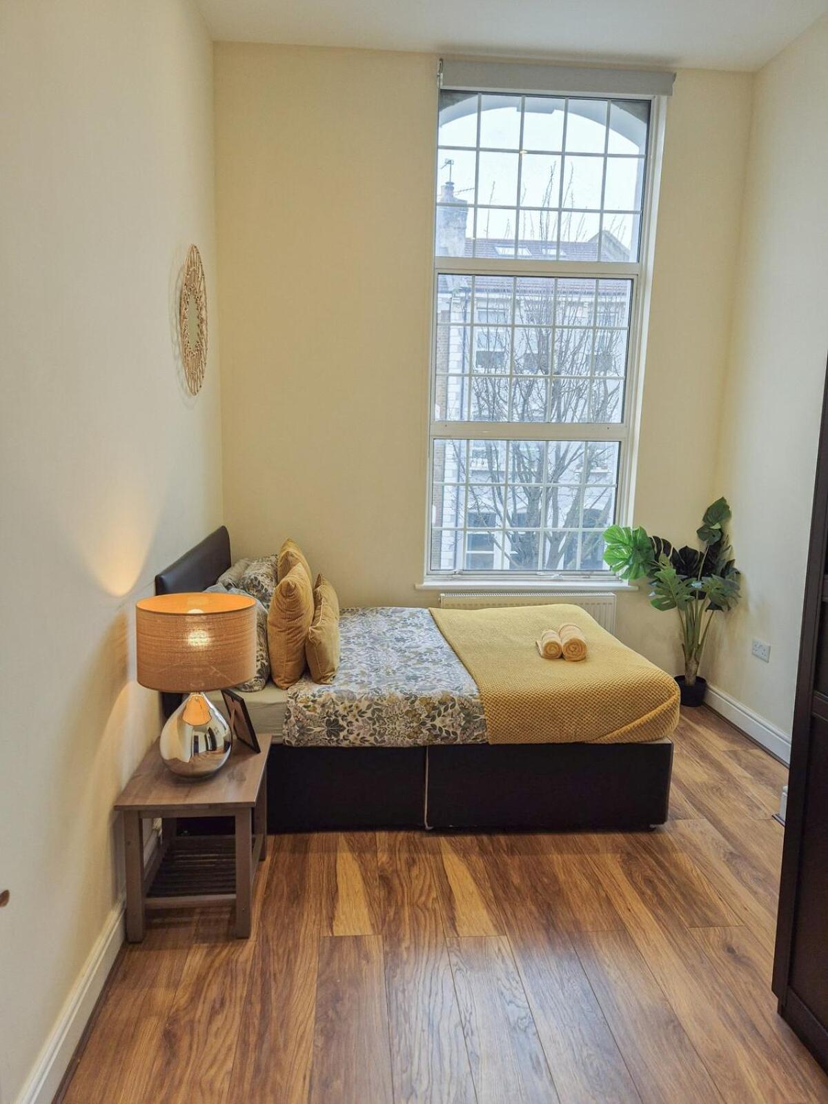 Cosy 2-bedroom Flat With Free Wi-fi In Shepherds Bush Near Westfield Londen