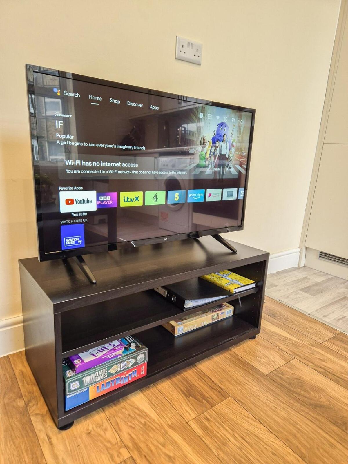 Appartement Cosy 2-bedroom Flat With Free Wi-fi In Shepherds Bush Near Westfield Londen