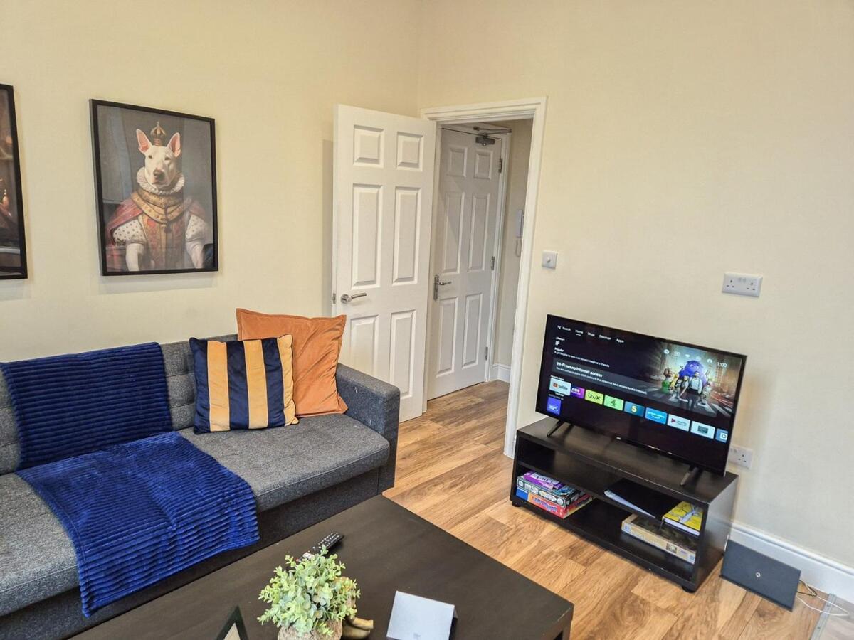Appartement Cosy 2-bedroom Flat With Free Wi-fi In Shepherds Bush Near Westfield Londen