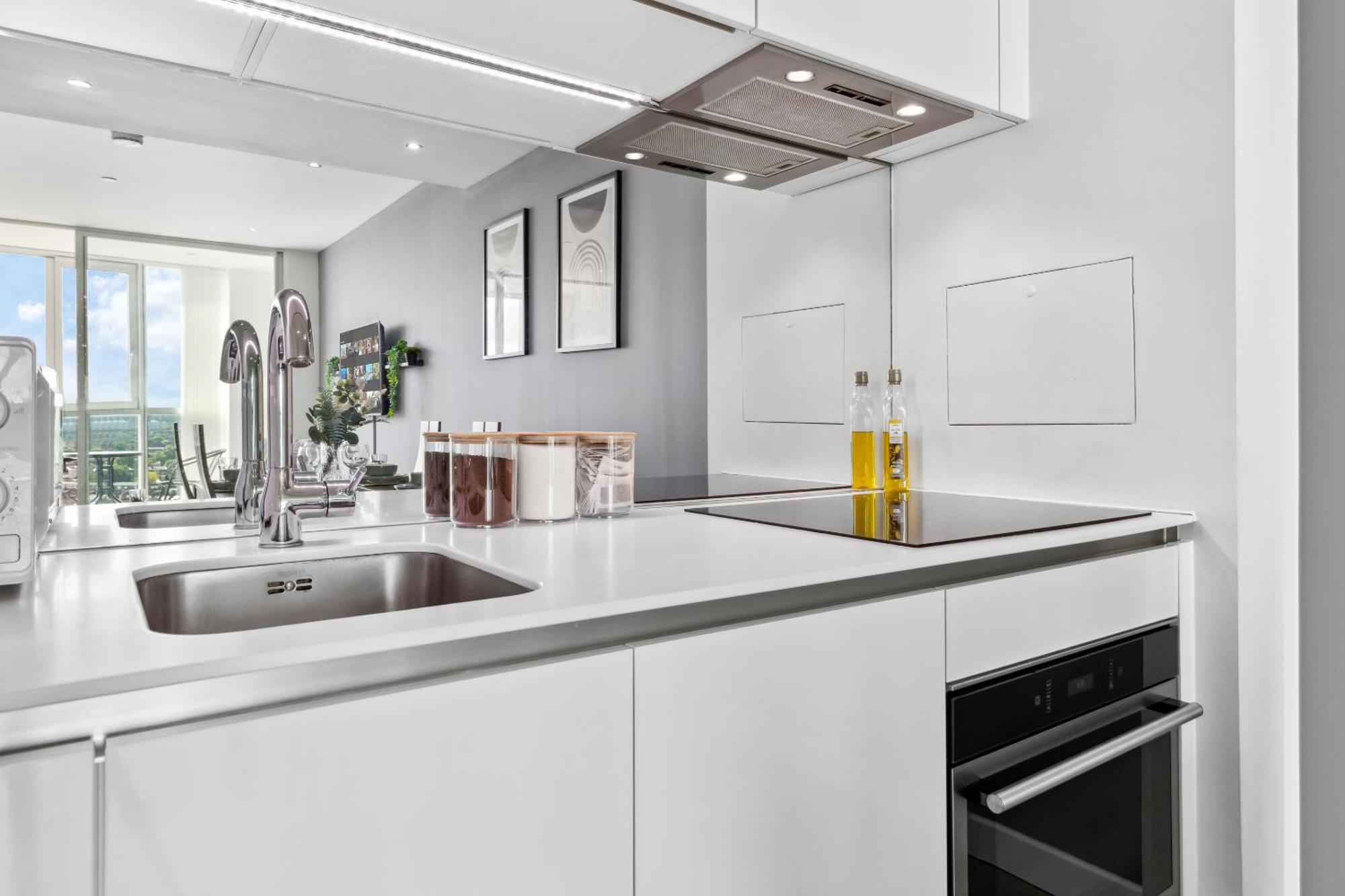 Sky Scraper Luxury 1br Roof Terrace And Gym Apartment *