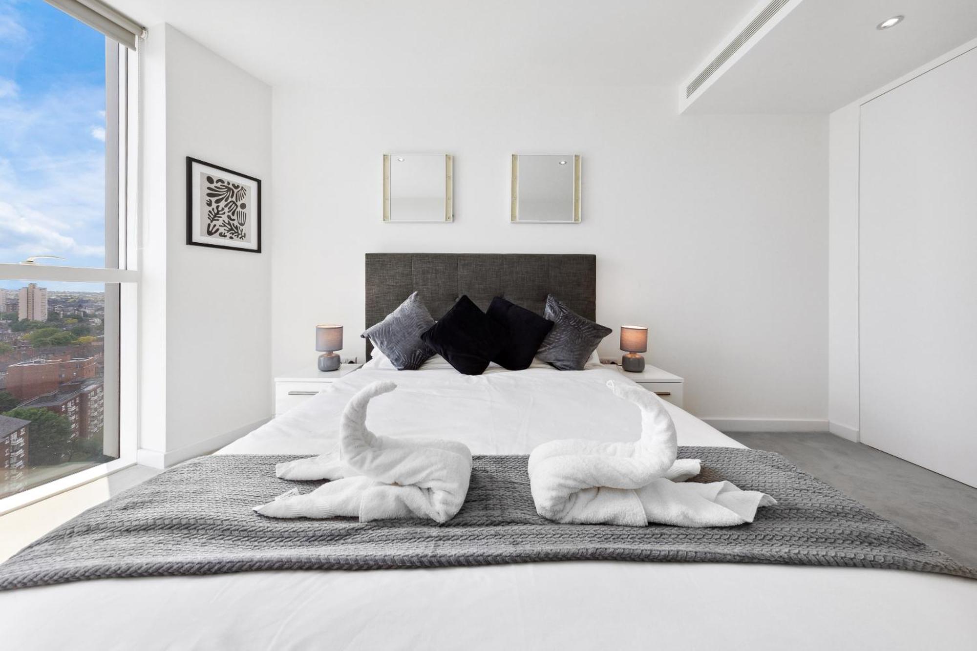 Apartment Sky Scraper Luxury 1br Roof Terrace And Gym London