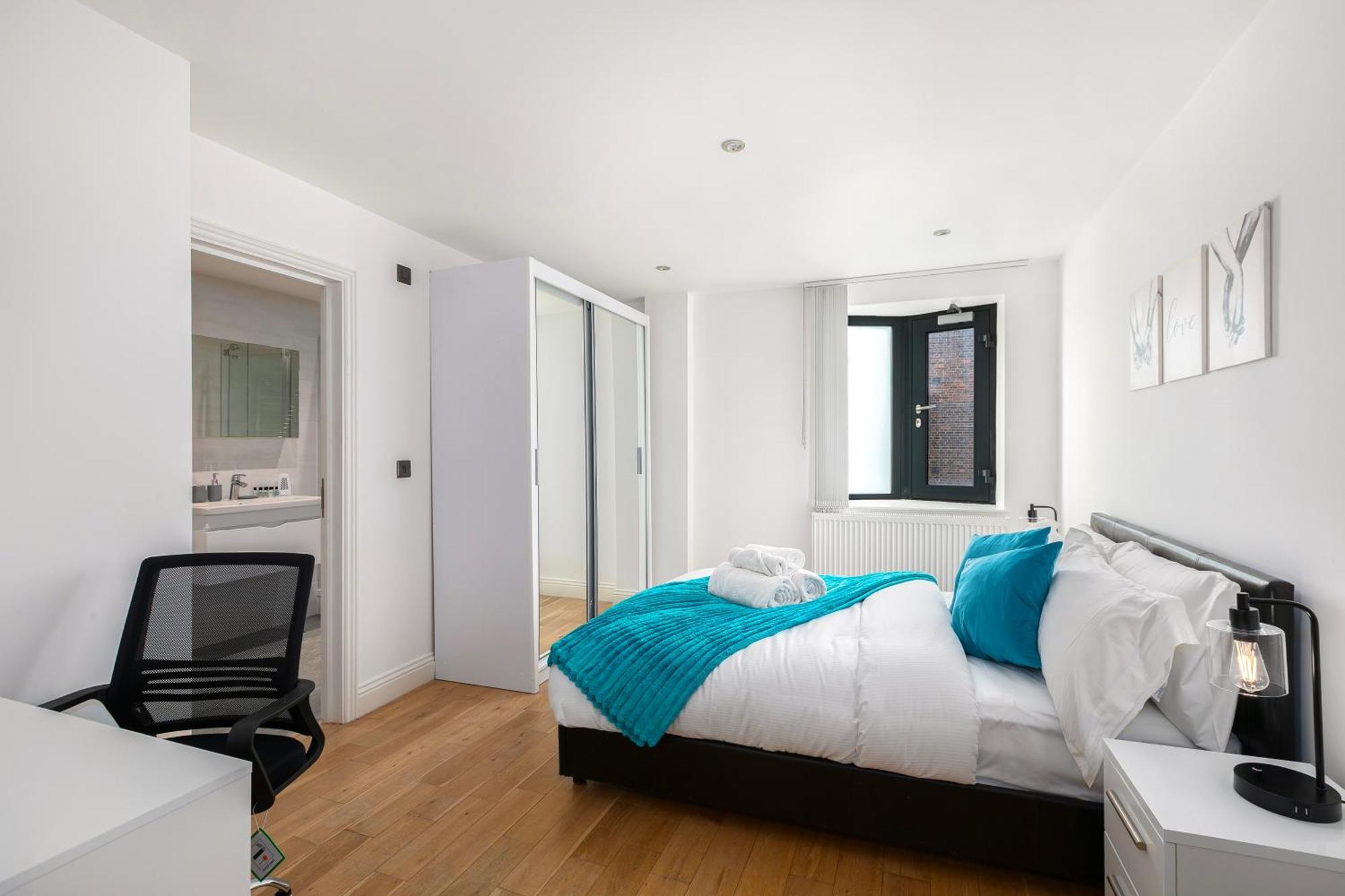 Hoxton Shoreditch 2 Bdr 2 Bath Balcony Apartment