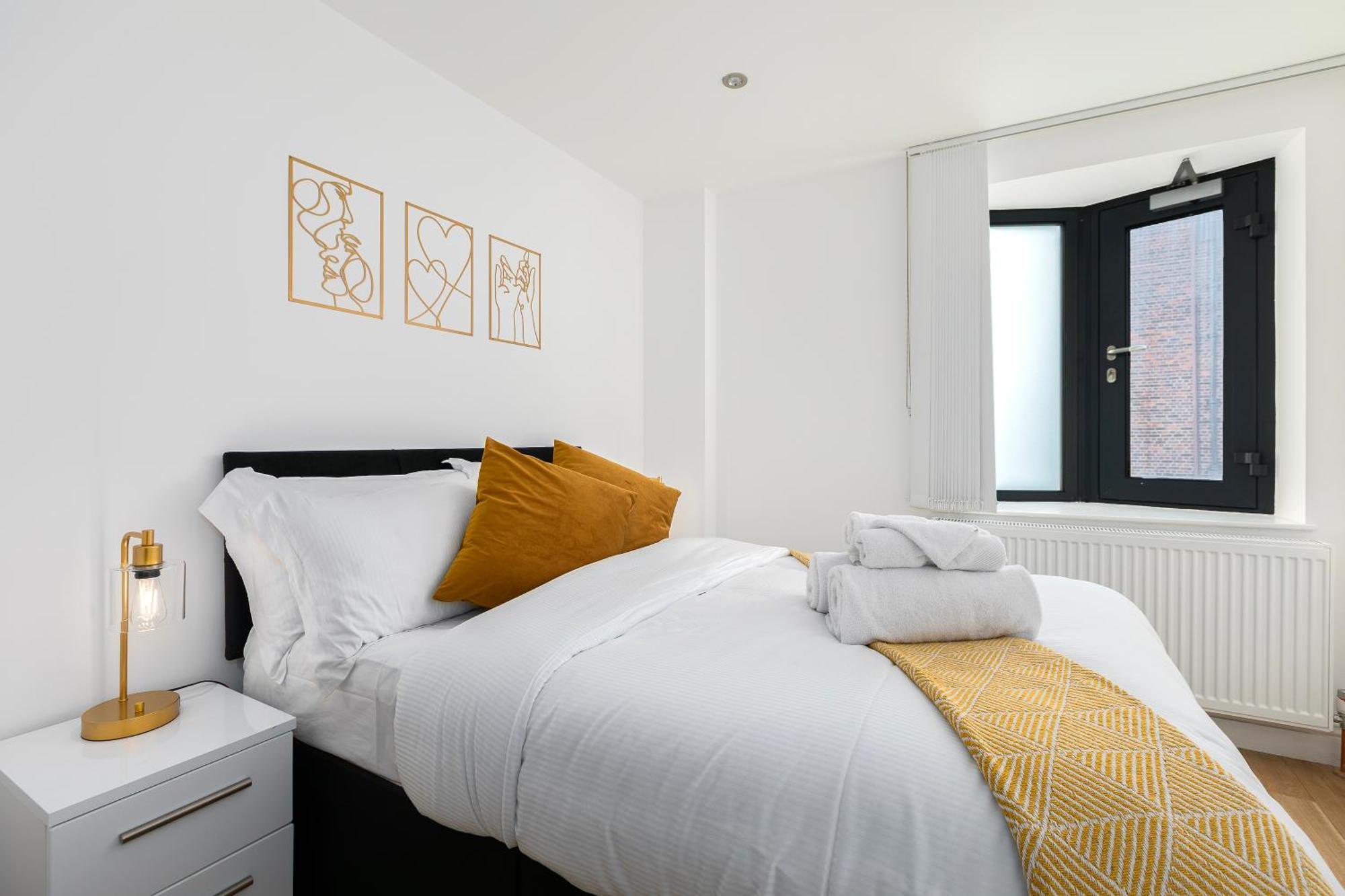 Hoxton Shoreditch 2 Bdr 2 Bath Balcony Apartment London