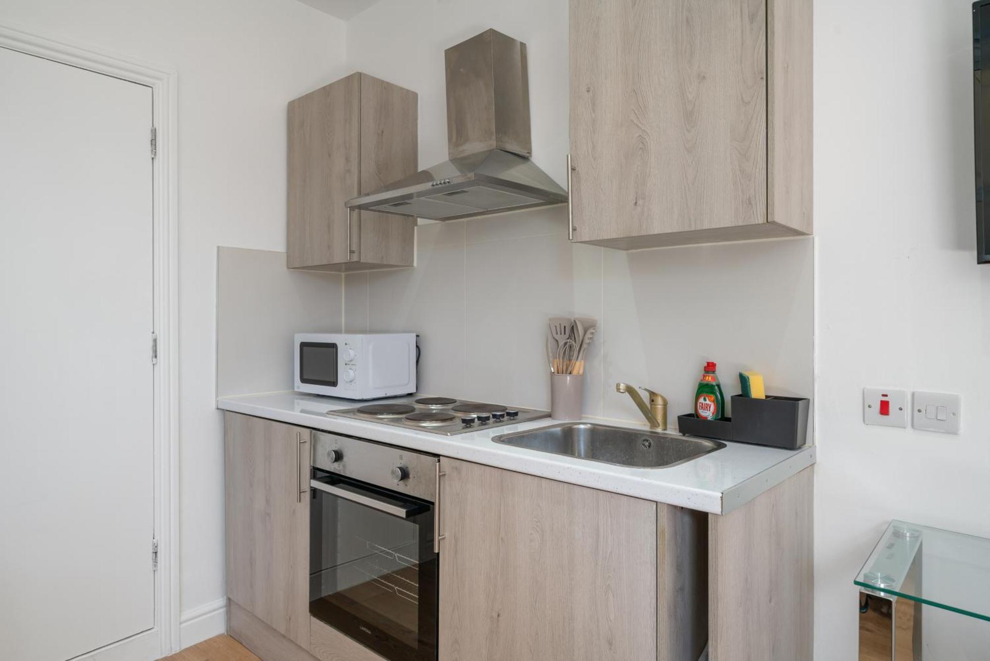 & Charming - 1 Apartment