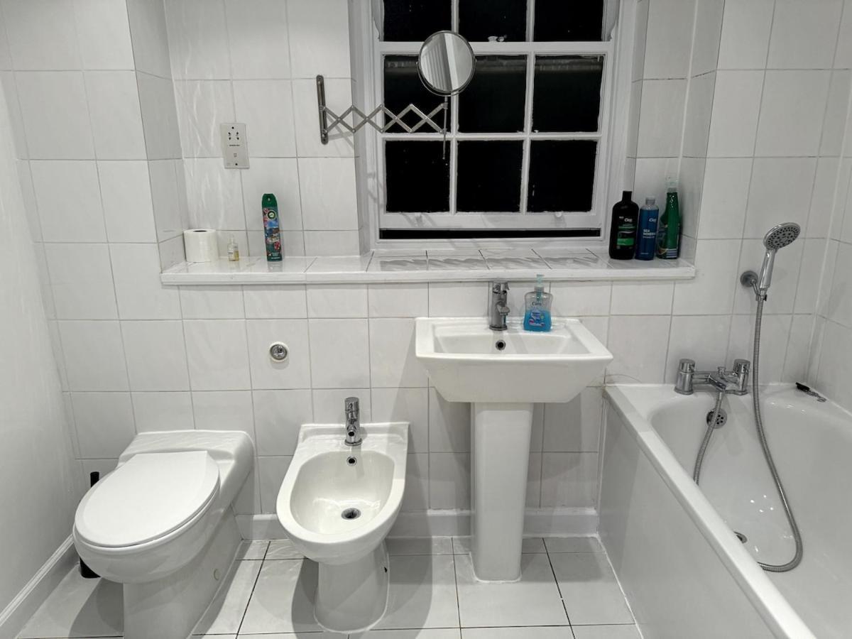 Apartment Warren Street 4 Bedrooms Private Suite London
