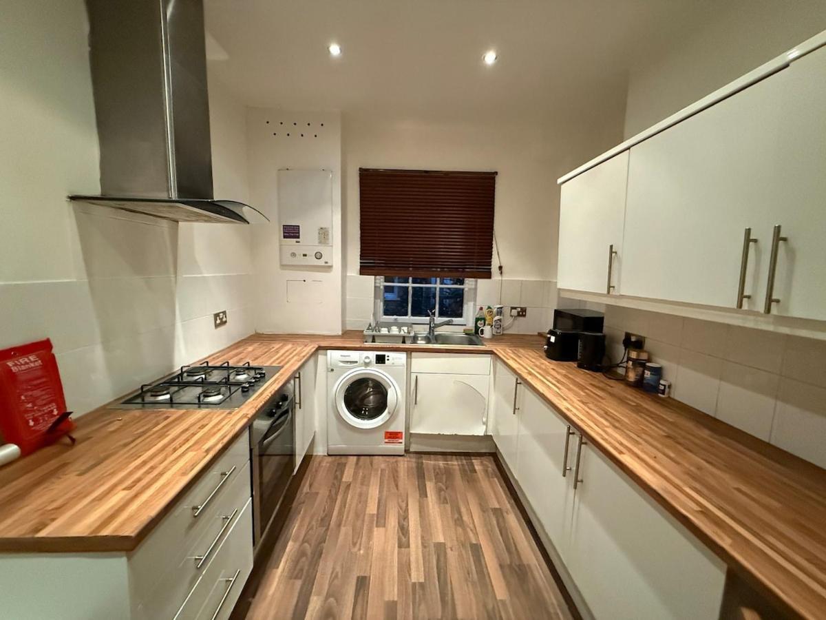 Warren Street 4 Bedrooms Private Suite *