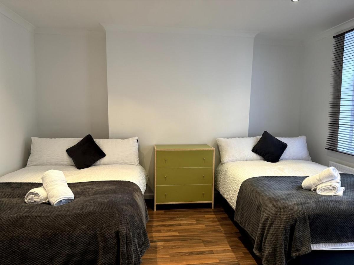 Warren Street 4 Bedrooms Private Suite Apartment