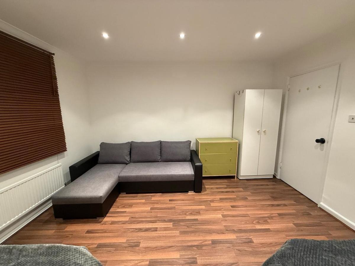 Warren Street 4 Bedrooms Private Suite Apartment London