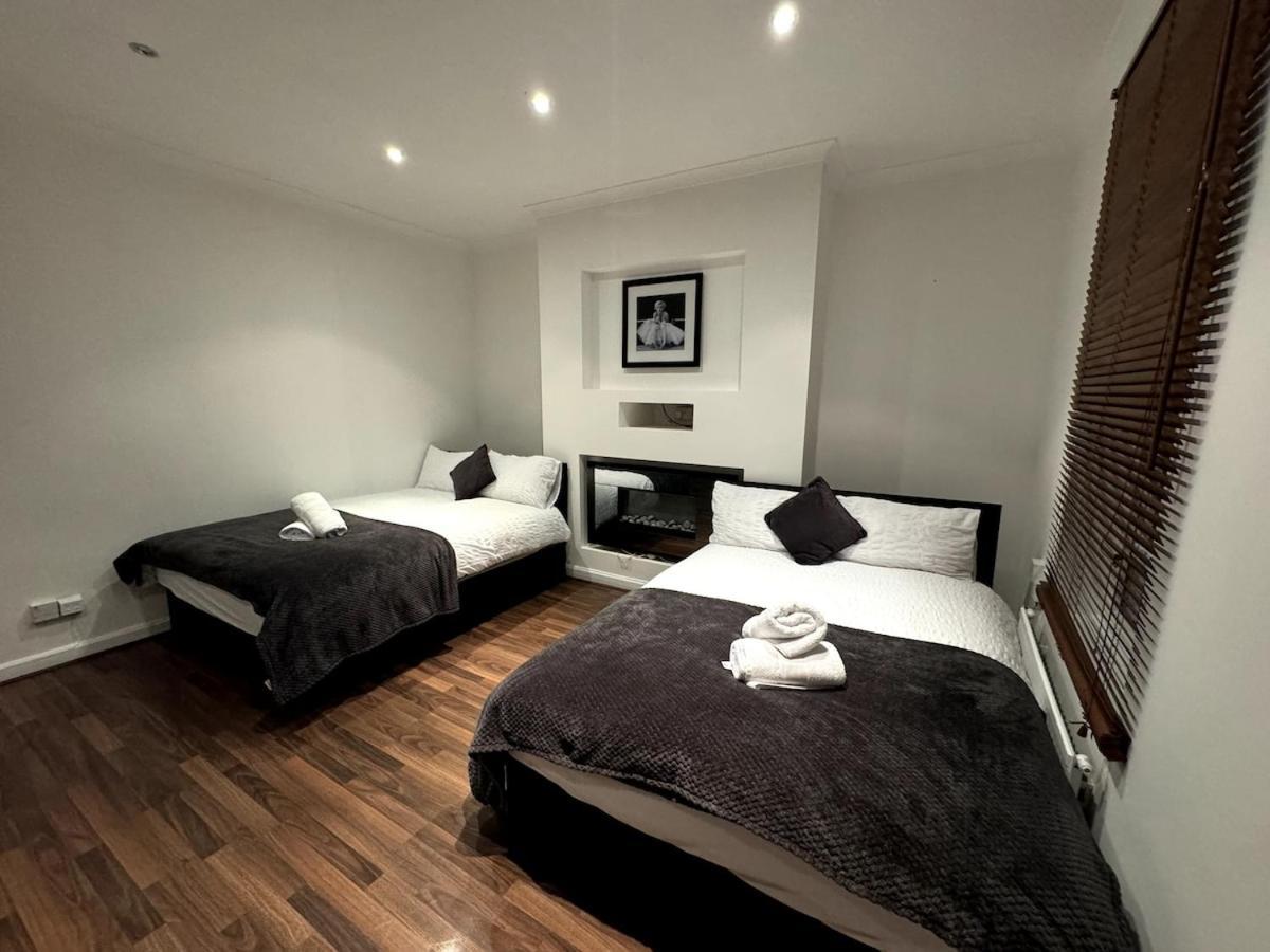 Warren Street 4 Bedrooms Private Suite *