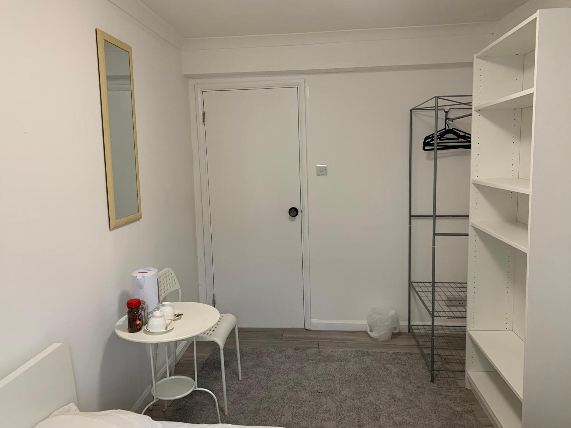 Guest house Warren Street *