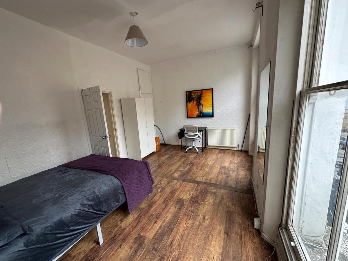 Large - Sleeps 4 -10 Min Walk To Paddington London