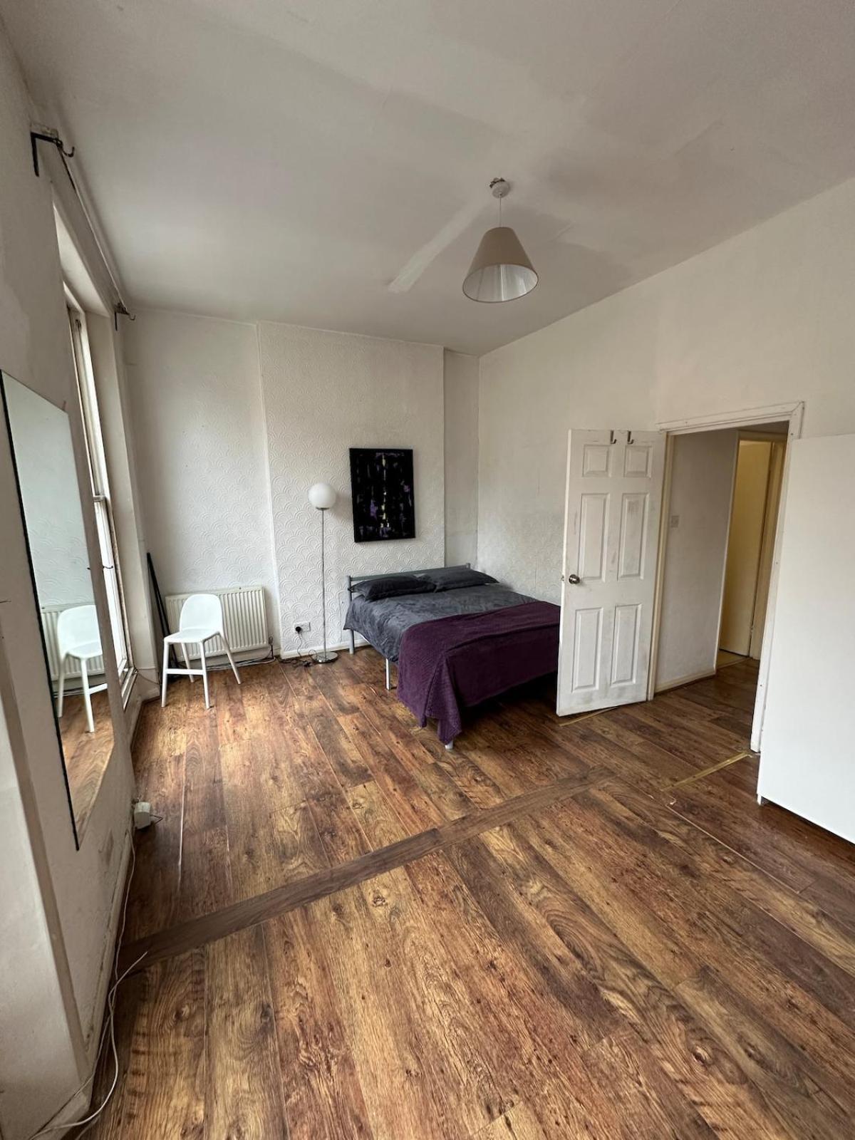 Large - Sleeps 4 -10 Min Walk To Paddington * London