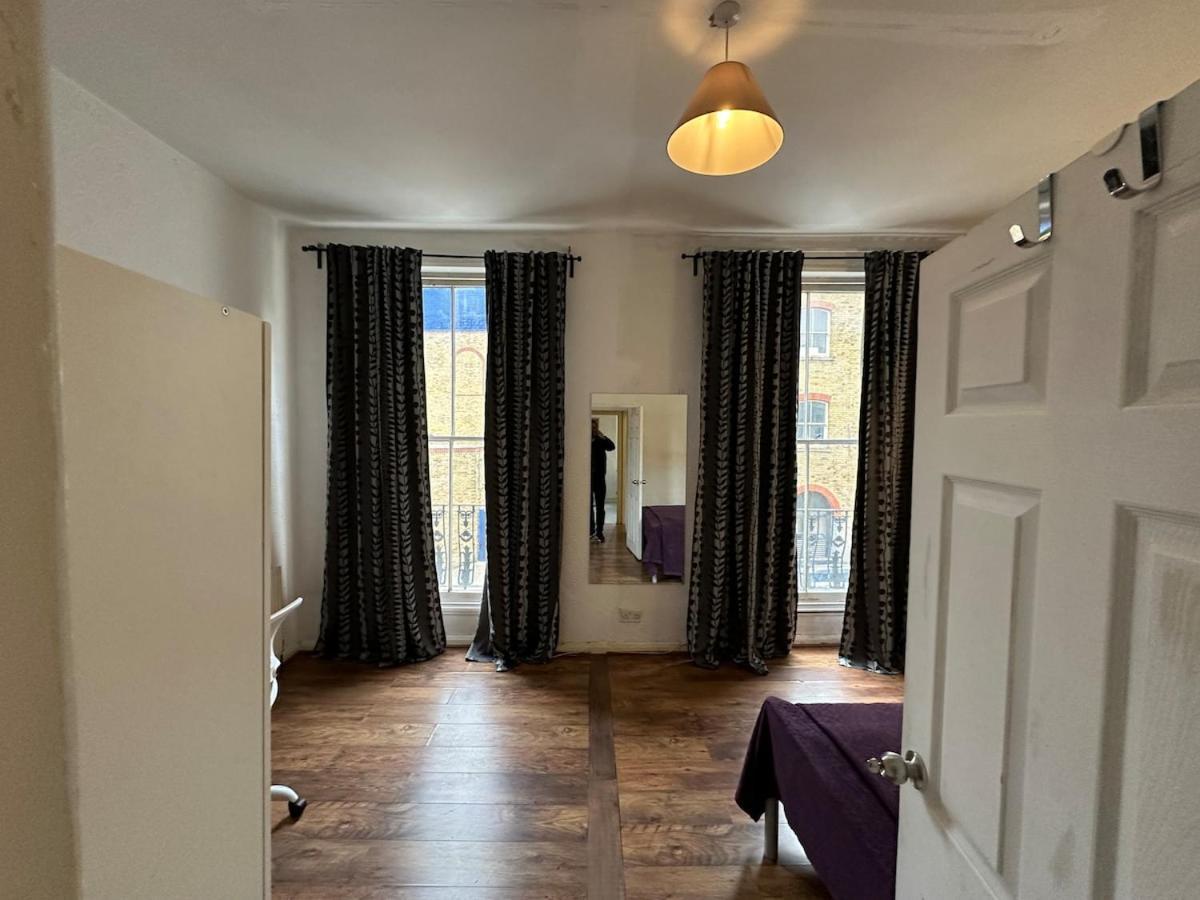 Large - Sleeps 4 -10 Min Walk To Paddington * London