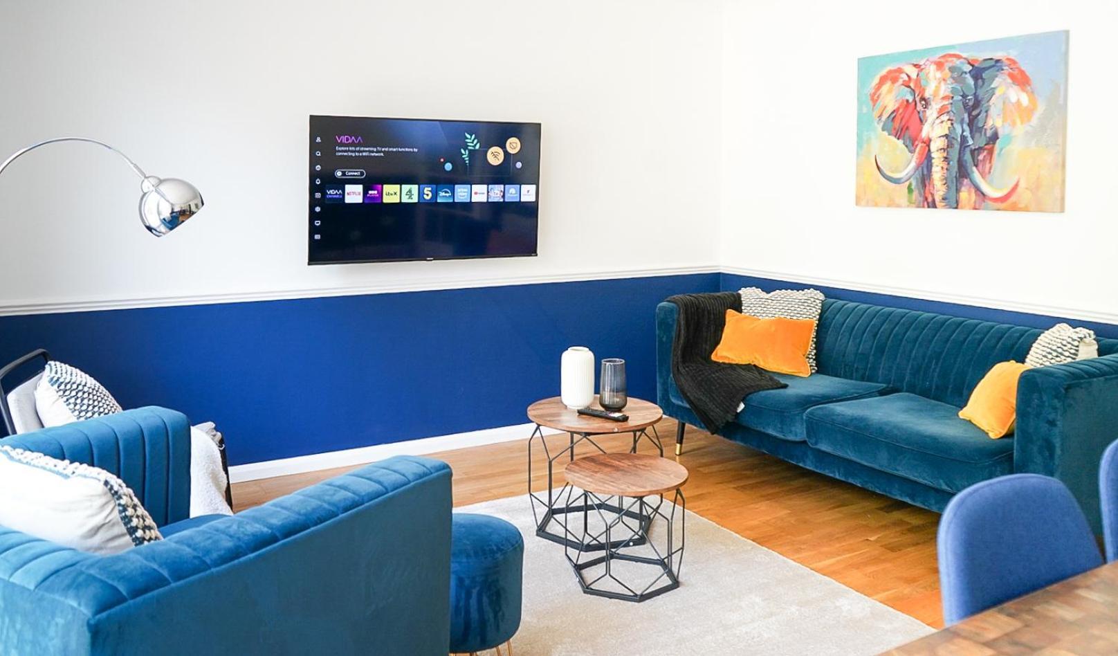 Stylish House Sleeps 9 With Free Parking In Putney Apartment *