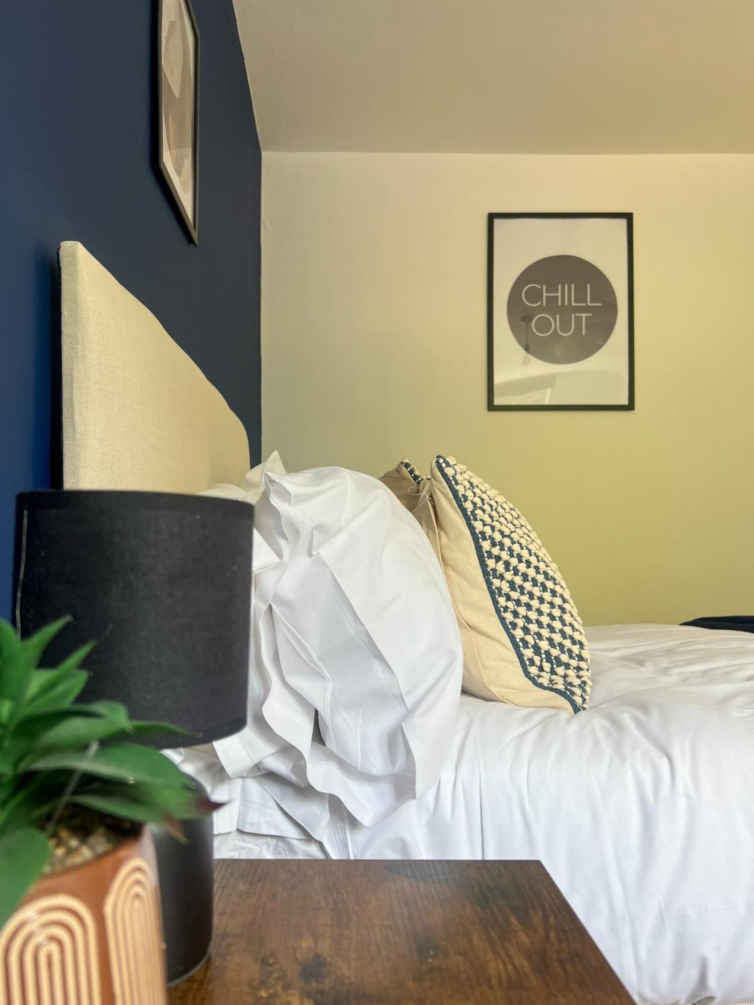 Stylish House Sleeps 9 With Free Parking In Putney Londen