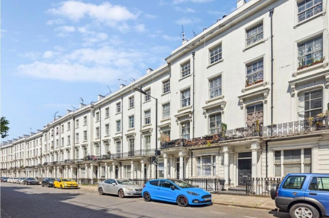 Bright 3 Bedroom Duplex With Roof Terrace Views Apartment London
