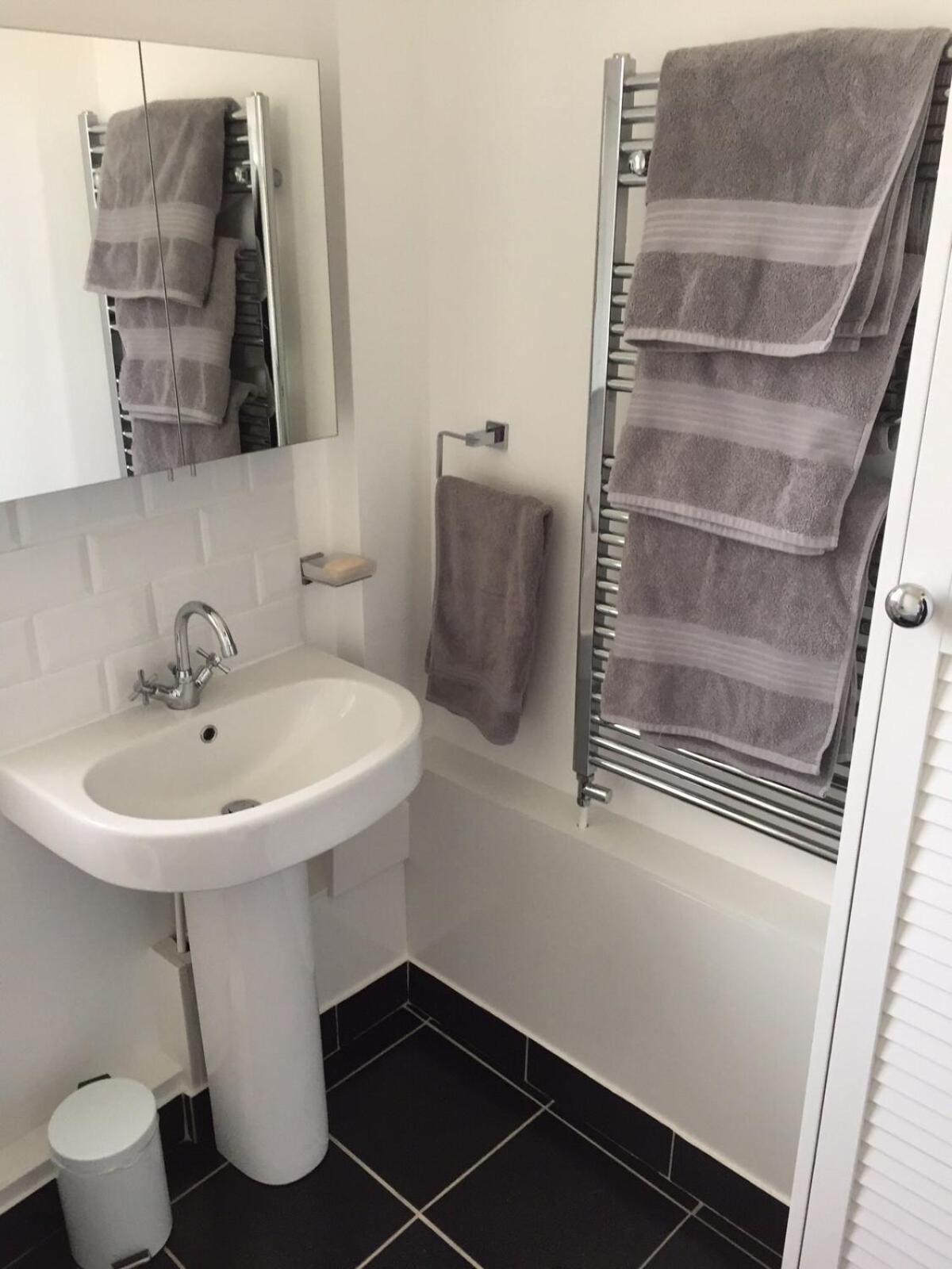 Apartment Bright 3 Bedroom Duplex With Roof Terrace Views *