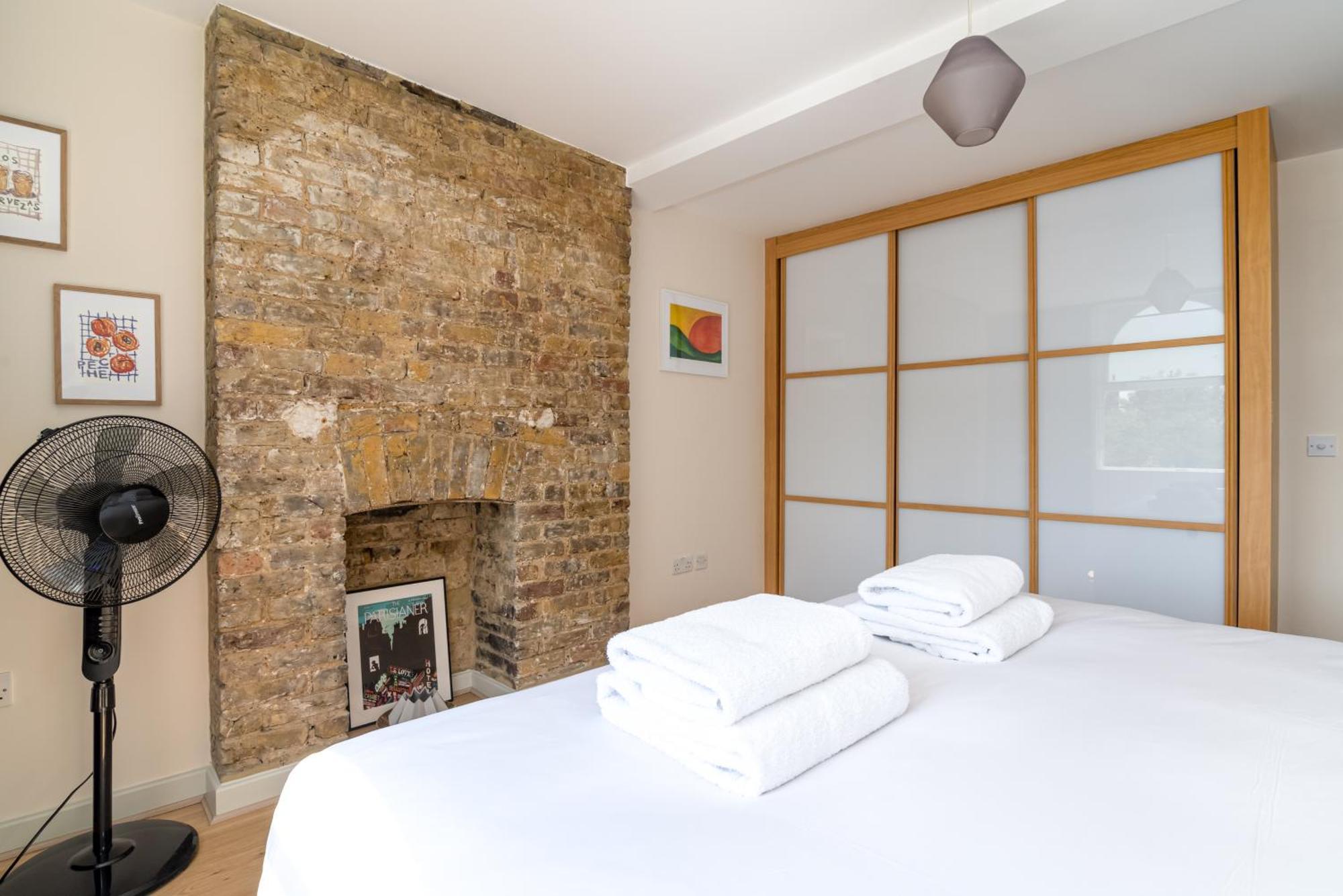2 Bedroom In Bridge Leilighet London